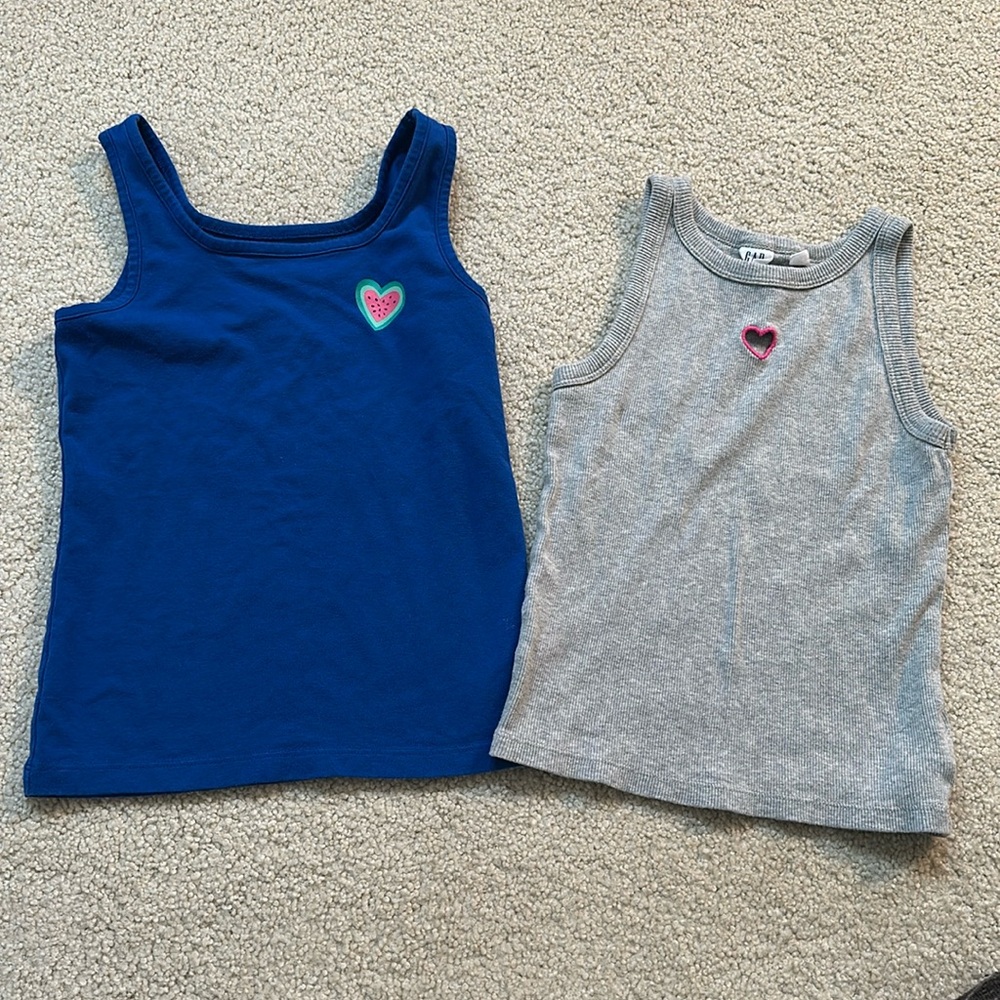 Lot of 2 girls tanks-size 8 and size L
